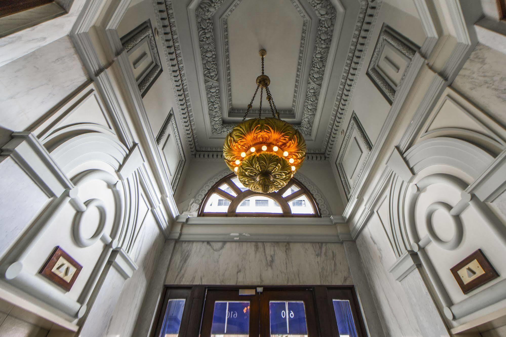 The Whitney Hotel New Orleans Exterior photo